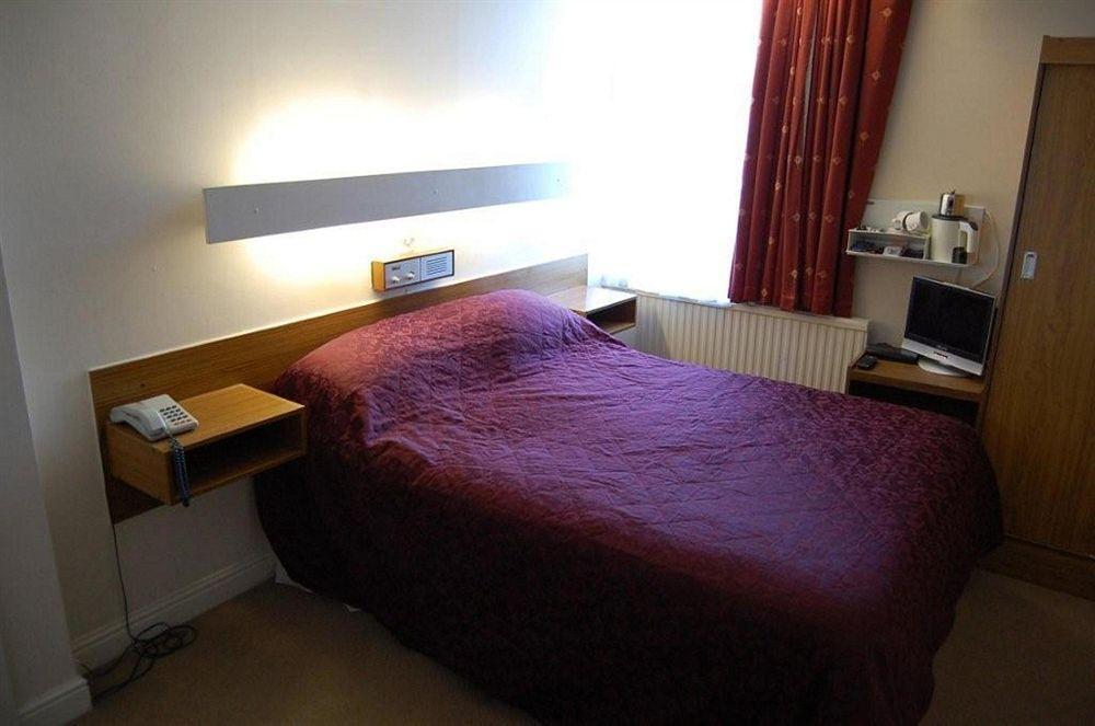 Cheshire Hospitality Ltd T\/A Lennox Lea Studios & Apartments Sale Eksteriør billede