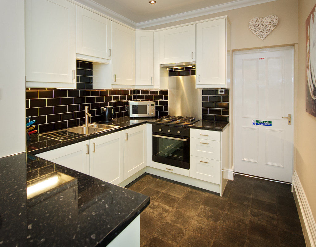 Cheshire Hospitality Ltd T\/A Lennox Lea Studios & Apartments Sale Eksteriør billede
